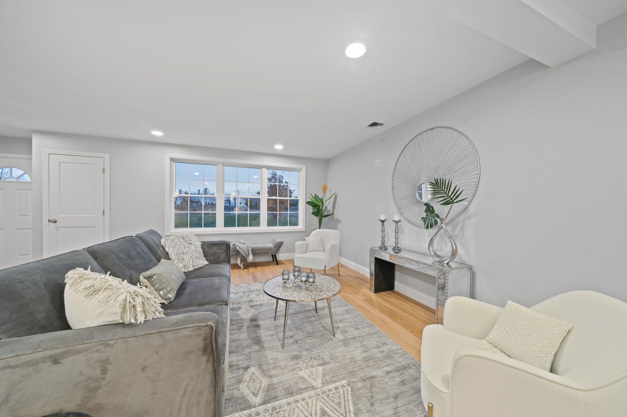 Living Furnished 1 16